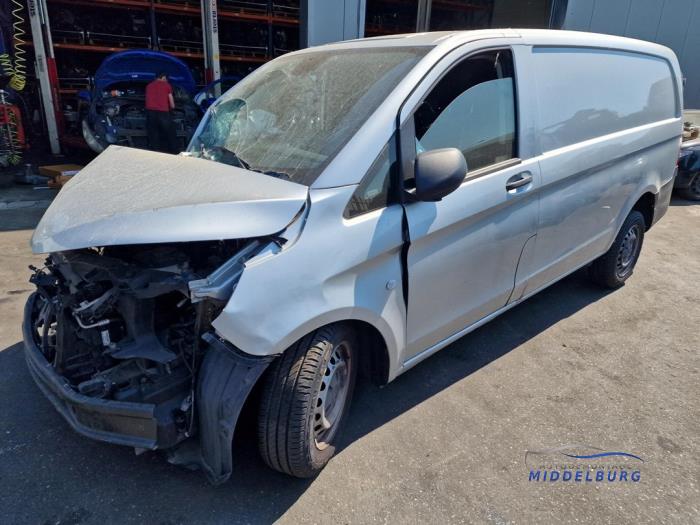 Mercedes Vito 2.2 114 CDI 16V Salvage vehicle (2015, Silver)