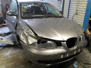 Seat Ibiza Épave (2004, Gris souris, Anthracite)