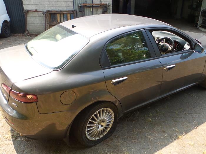 Alfa Romeo 159 Vehículo de desguace (2008, Bronce)