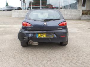 Alfa Romeo 147 Épave (2004, Aubergine)