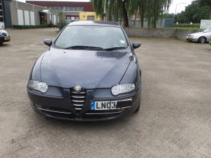 Alfa Romeo 147 Épave (2004, Aubergine)