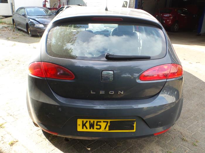 Seat Leon 1.6 Samochód złomowany (2008, Niebieski, Antracytowy, Przezroczysty)