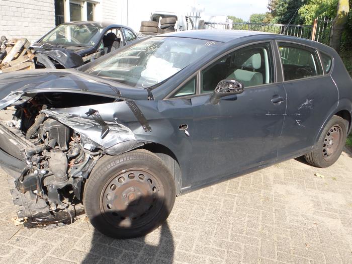 Seat Leon 1.6 Samochód złomowany (2008, Niebieski, Antracytowy, Przezroczysty)