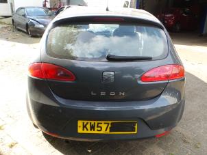 Seat Leon 1.6 Samochód złomowany (2008, Niebieski, Antracytowy, Przezroczysty)