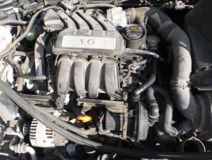 Seat Leon 1.6 Samochód złomowany (2008, Niebieski, Antracytowy, Przezroczysty)