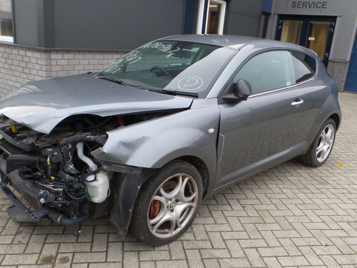 Alfa Romeo MiTo 1.4 TB 16V Samochód złomowany (2010, Szary)