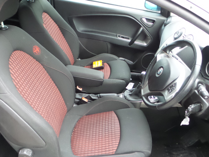 Alfa Romeo MiTo 1.4 TB 16V Samochód złomowany (2010, Szary)