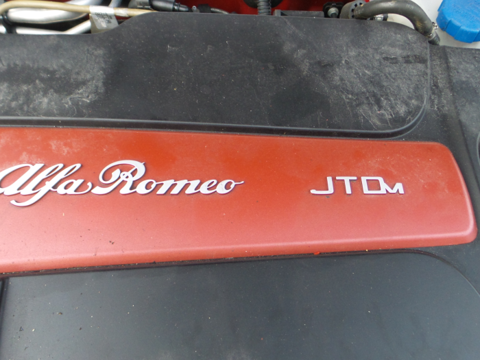 Alfa Romeo 159 Sportwagon 2.0 JTDm 170 16V Vehículo de desguace (2011, Unicolor, Rojo)