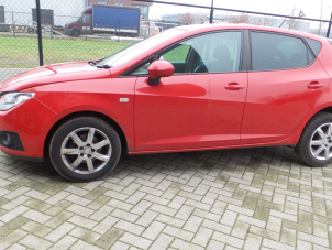 Seat Ibiza IV 1.4 TDI Épave (2010, Uni-couleur, Rouge)