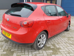 Seat Ibiza IV 1.4 TDI Épave (2010, Uni-couleur, Rouge)