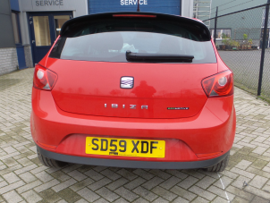 Seat Ibiza IV 1.4 TDI Épave (2010, Uni-couleur, Rouge)
