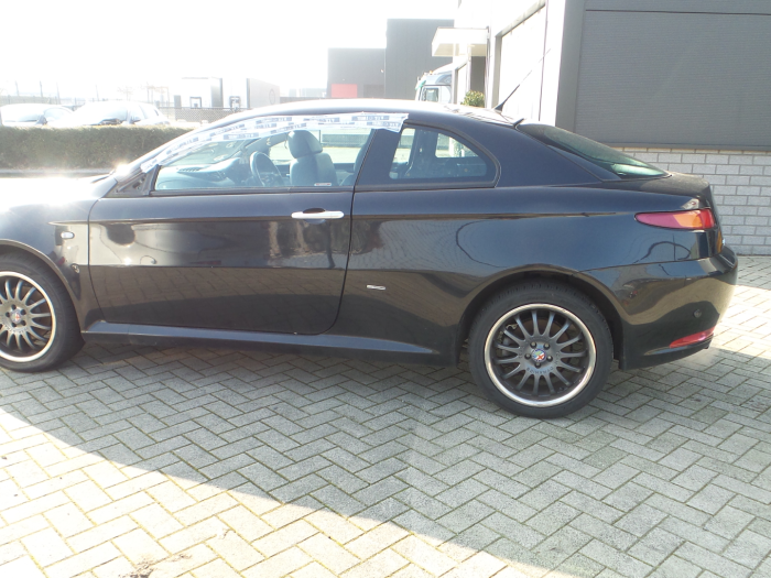 Alfa Romeo GT 2.0 JTS 16V Épave (2008, Métallisé, Noir)