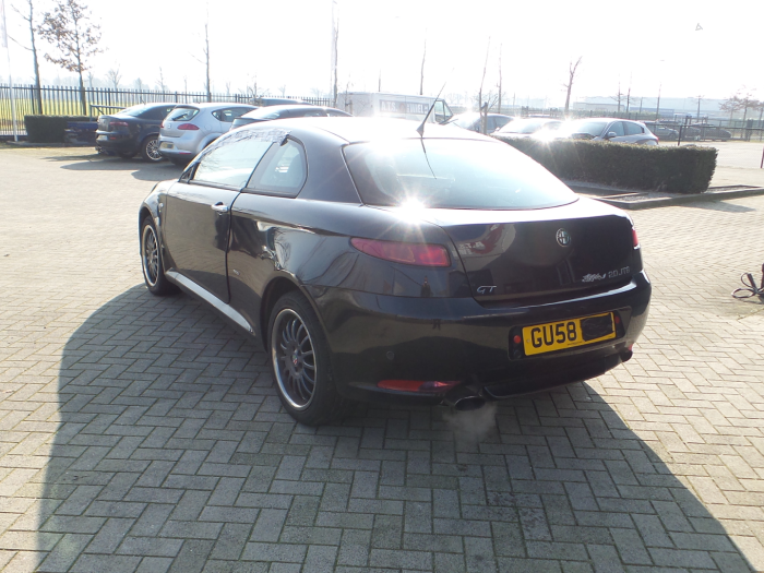 Alfa Romeo GT 2.0 JTS 16V Épave (2008, Métallisé, Noir)