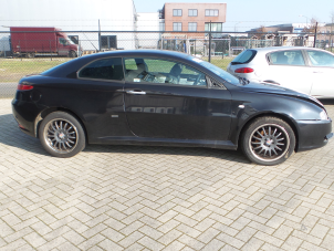 Alfa Romeo GT 2.0 JTS 16V Épave (2008, Métallisé, Noir)