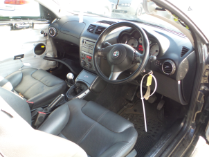 Alfa Romeo GT 2.0 JTS 16V Épave (2008, Métallisé, Noir)