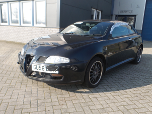 Alfa Romeo GT 2.0 JTS 16V Épave (2008, Métallisé, Noir)