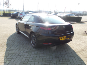 Alfa Romeo GT 2.0 JTS 16V Épave (2008, Métallisé, Noir)