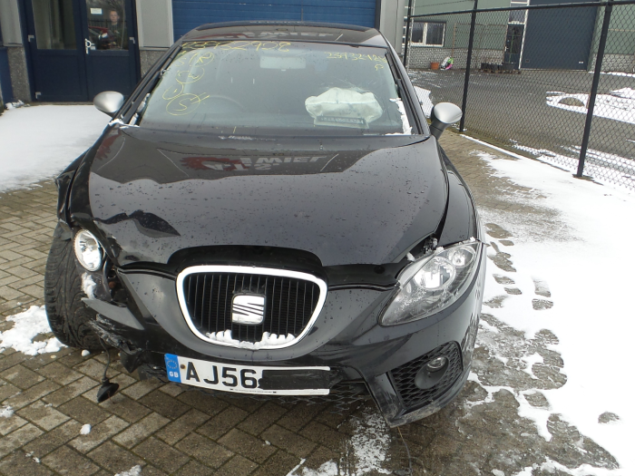 Seat Leon 1p1 2 0 Tfsi Fr 16v Salvage Year Of Construction 07 Colour Metallic Black Proxyparts Com