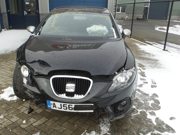 Seat Leon 2.0 TFSI FR 16V Salvage vehicle (2007, Metallic, Black)