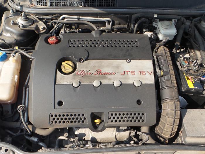 Alfa Romeo GT 2.0 JTS 16V Salvage vehicle (2008, Metallic, Black)
