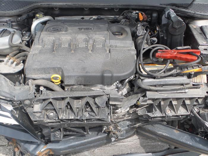 Seat Leon ST 1.6 TDI Ecomotive 16V Vehículo de desguace (2015, Antracita)