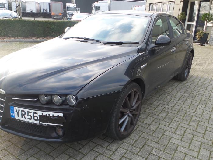 Alfa Romeo 159 1.9 JTS 16V Épave (2007, Noir)