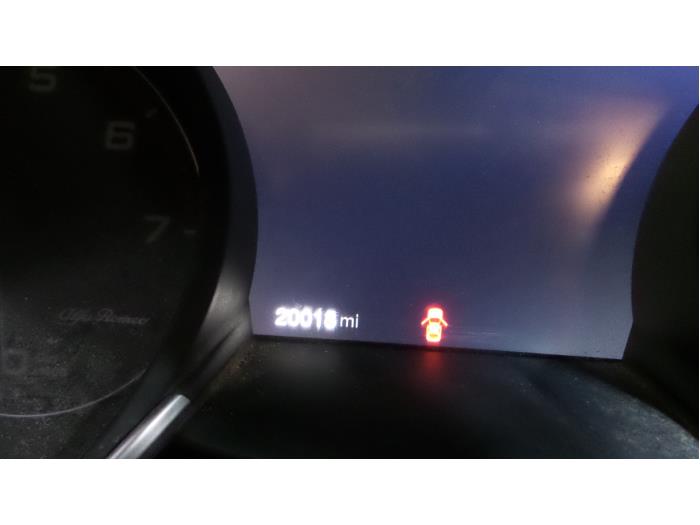 Alfa Romeo Giulia 2.0 T 16V Veloce Samochód złomowany (2018, Unikolor, Czerwony)