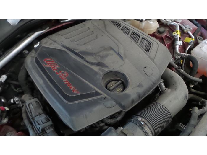 Alfa Romeo Giulia 2.0 T 16V Veloce Samochód złomowany (2018, Unikolor, Czerwony)