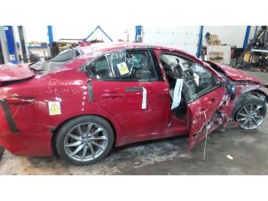 Alfa Romeo Giulia 2.0 T 16V Veloce Samochód złomowany (2018, Unikolor, Czerwony)