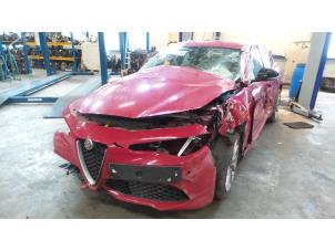 Alfa Romeo Giulia 2.0 T 16V Veloce Samochód złomowany (2018, Unikolor, Czerwony)