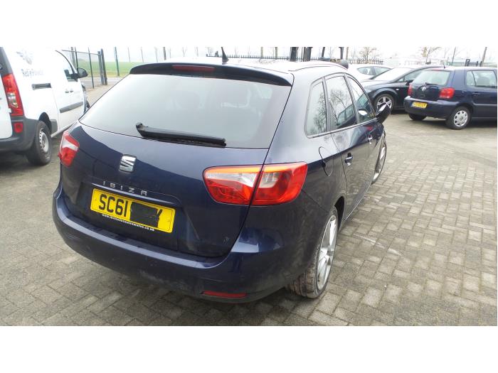 Seat Ibiza ST 1.6 TDI 105 Épave (2012, Métallisé, Bleu)