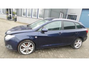 Seat Ibiza ST 1.6 TDI 105 Épave (2012, Métallisé, Bleu)