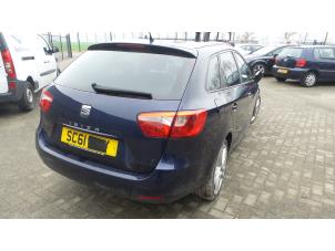 Seat Ibiza ST 1.6 TDI 105 Épave (2012, Métallisé, Bleu)