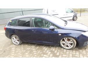 Seat Ibiza ST 1.6 TDI 105 Épave (2012, Métallisé, Bleu)