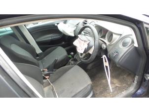Seat Ibiza ST 1.6 TDI 105 Épave (2012, Métallisé, Bleu)