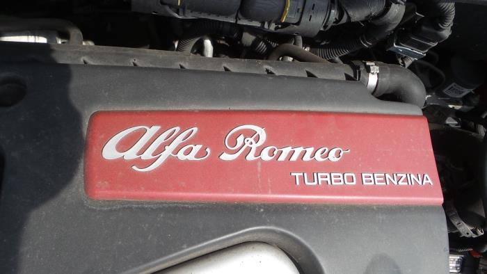 Alfa Romeo MiTo 1.4 TB 16V Samochód złomowany (2010, Unikolor, Czerwony)