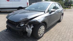 Seat Leon 1.6 TDI Ecomotive 16V Vehículo de desguace (2015, Antracita)