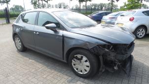 Seat Leon 1.6 TDI Ecomotive 16V Vehículo de desguace (2015, Antracita)
