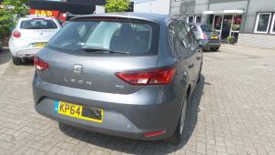 Seat Leon 1.6 TDI Ecomotive 16V Vehículo de desguace (2015, Antracita)