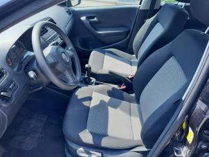 Volkswagen Polo V 1.2 12V Épave (2011, Métallisé, Noir)