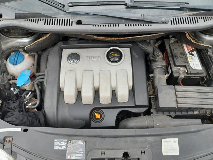 Volkswagen Caddy III 1.9 TDI Vehículo de desguace (2004, Metálico, Plateado)