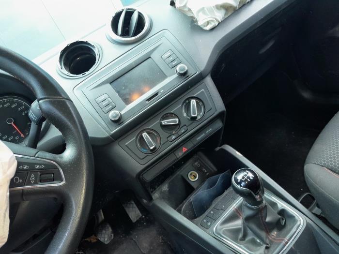 Seat Ibiza ST 1.2 TSI 16V Épave (2016, Gris souris, Gris)