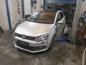 Volkswagen Polo V 1.4 GTI 16V Samochód złomowany (2011, Metalik, Srebrny)
