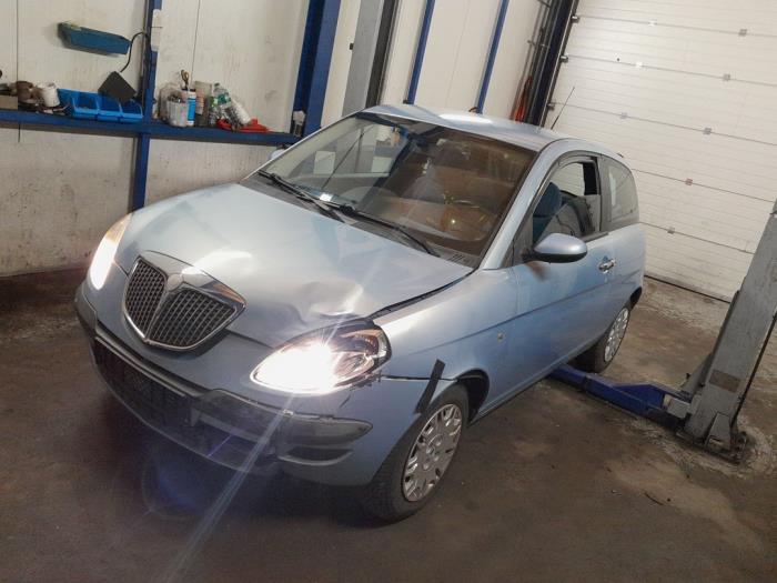 Lancia Ypsilon 1.4 16V Épave (2004, Bleu)
