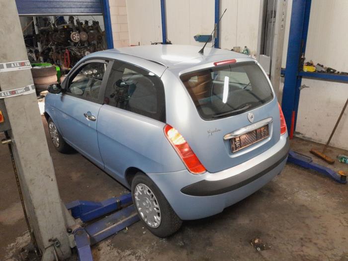 Lancia Ypsilon 1.4 16V Épave (2004, Bleu)