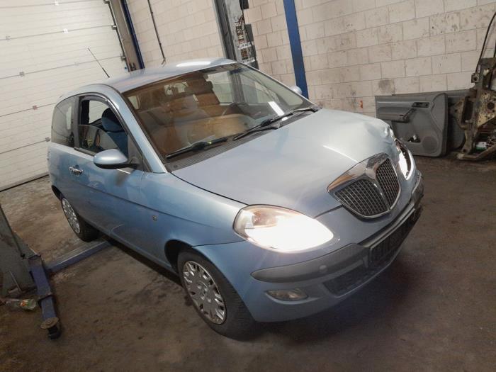 Lancia Ypsilon 1.4 16V Épave (2004, Bleu)