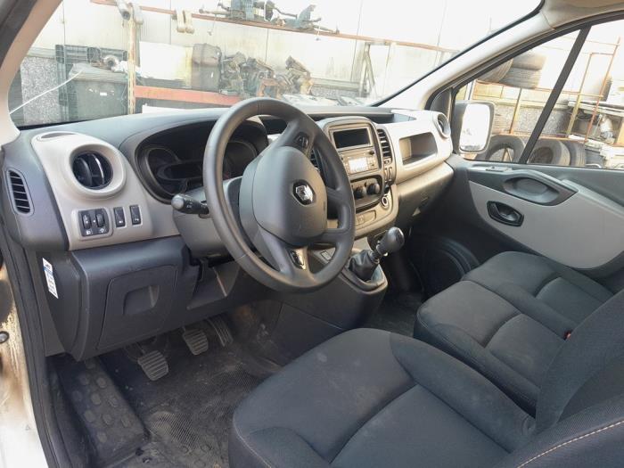 Renault Trafic 1.6 dCi 95 Schrottauto (2017, Weiß)