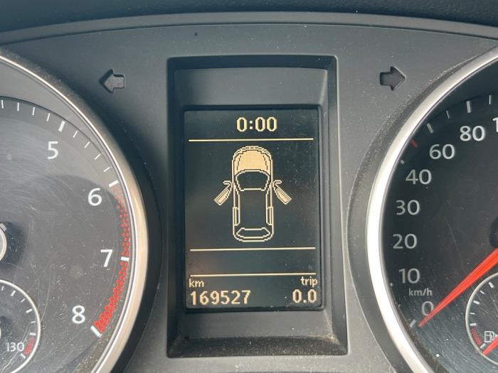 Volkswagen Golf VI 1.4 TSI 122 16V Samochód złomowany (2010, Metalik, Czarny)