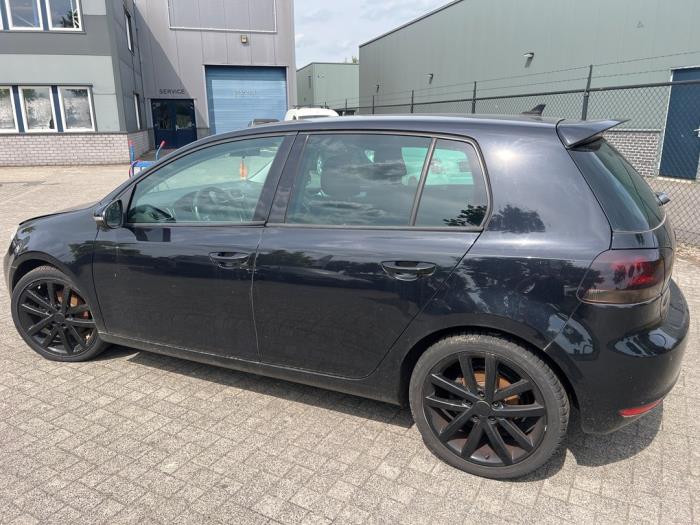 Volkswagen Golf VI 1.4 TSI 122 16V Samochód złomowany (2010, Metalik, Czarny)