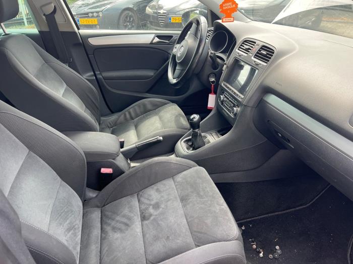 Volkswagen Golf VI 1.4 TSI 122 16V Samochód złomowany (2010, Metalik, Czarny)